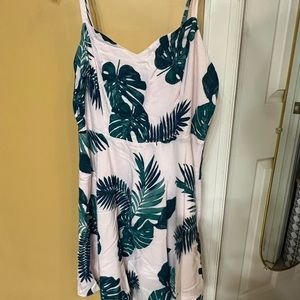 Old navy ladies large plant print dress.
